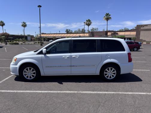 White 2014 Chrysler Town & Country Touring