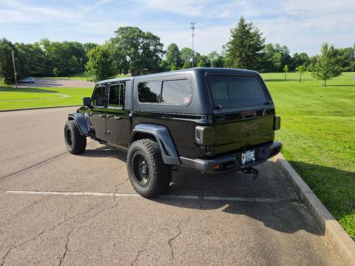 Black 2021 Jeep Gladiator Sport S