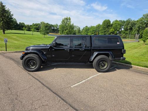 Black 2021 Jeep Gladiator Sport S