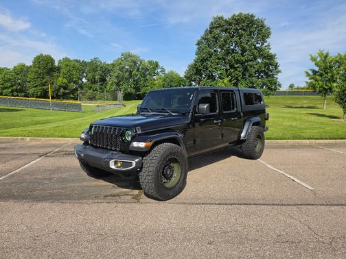 Black 2021 Jeep Gladiator Sport S