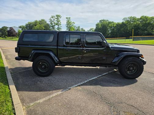 Black 2021 Jeep Gladiator Sport S