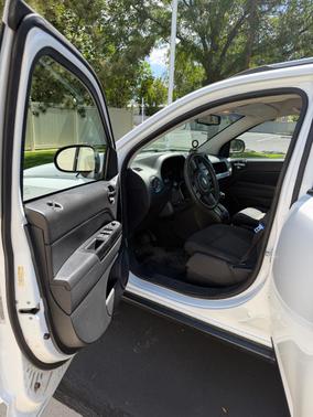 White 2016 Jeep Compass Sport