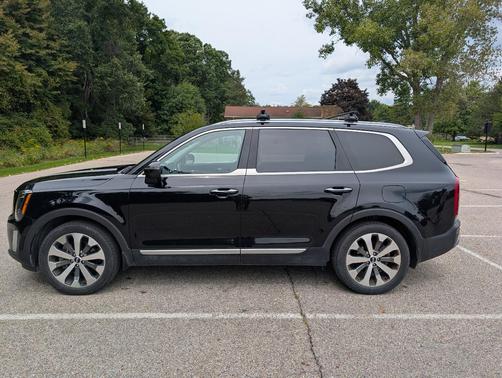 Black 2020 Kia Telluride S