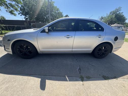 Silver 2012 Ford Fusion SE