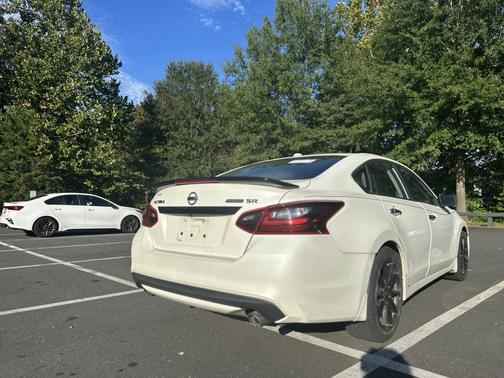 White 2018 Nissan Altima 2.5 SR