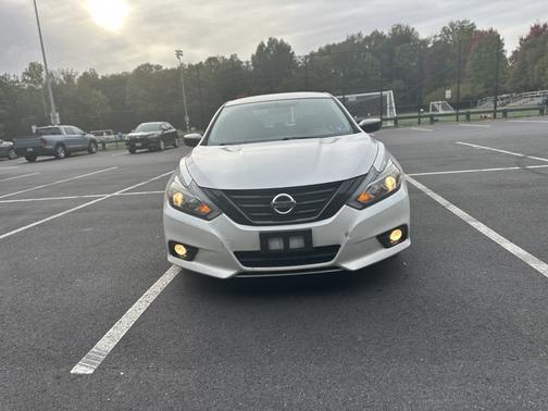 White 2018 Nissan Altima 2.5 SR
