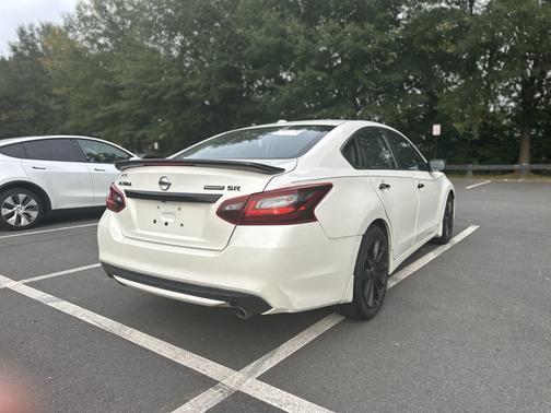 White 2018 Nissan Altima 2.5 SR