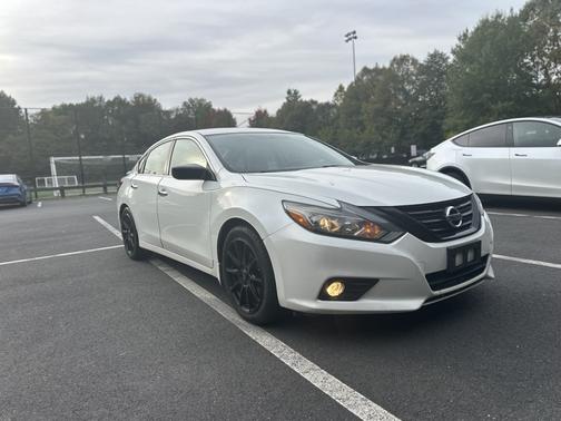 White 2018 Nissan Altima 2.5 SR