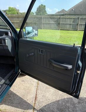 1994 Mitsubishi Pickup Truck Base