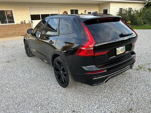 Black 2024 Volvo XC60 Recharge Plug-In Hybrid T8 Ultimate Black Edition