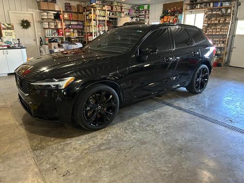 Black 2024 Volvo XC60 Recharge Plug-In Hybrid T8 Ultimate Black Edition