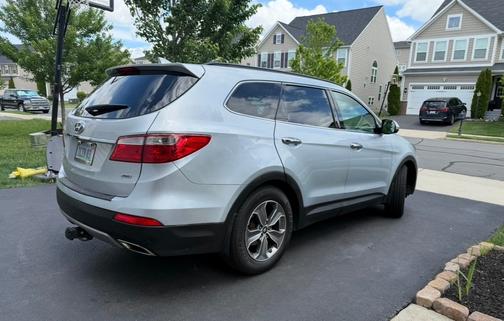 2016 Hyundai SANTA FE SE
