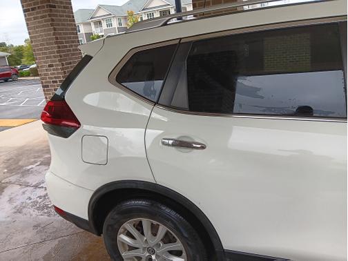 White 2020 Nissan Rogue SV