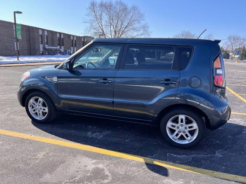 2011 Kia Soul +