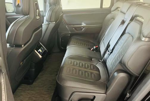 Black 2025 Rivian R1S Adventure Dual-Motor Max Pack
