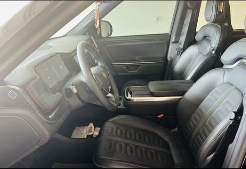 Black 2025 Rivian R1S Adventure Dual-Motor Max Pack