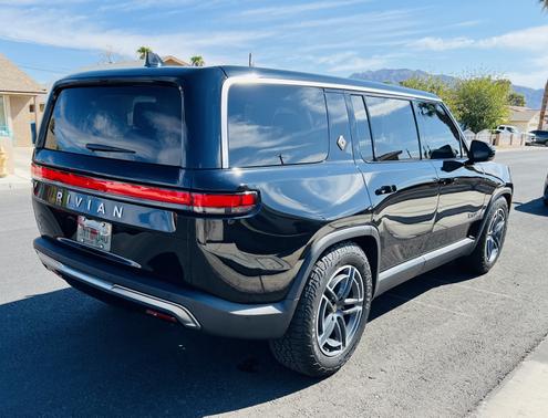 Black 2025 Rivian R1S Adventure Dual-Motor Max Pack