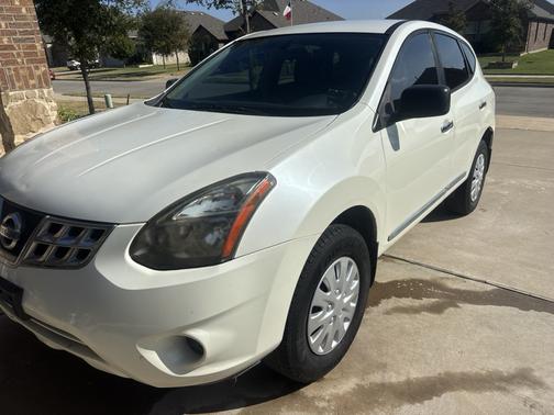 White 2015 Nissan Rogue Select S