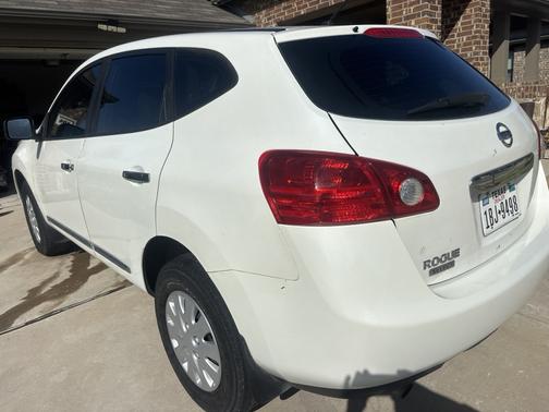 White 2015 Nissan Rogue Select S