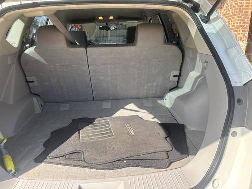 White 2015 Nissan Rogue Select S