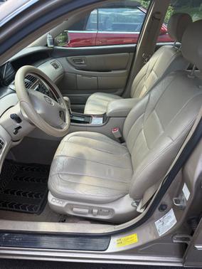 Gold 2003 Toyota Avalon XLS