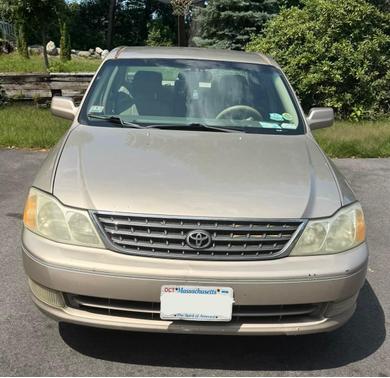 Gold 2003 Toyota Avalon XLS