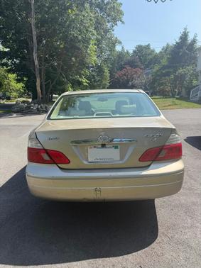Gold 2003 Toyota Avalon XLS