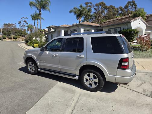 Silver 2006 Ford Explorer Limited