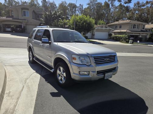 Silver 2006 Ford Explorer Limited