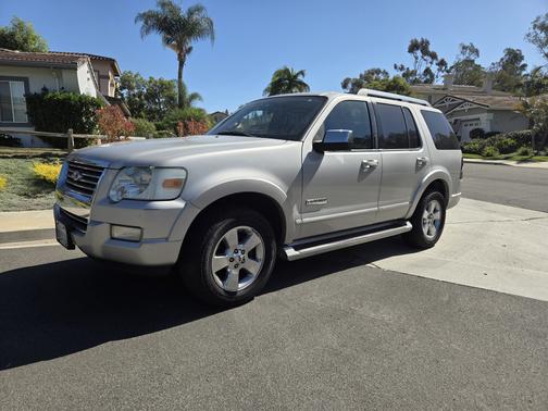 Silver 2006 Ford Explorer Limited