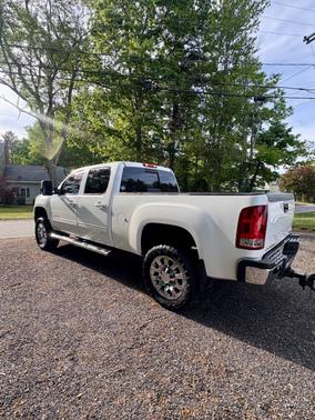 White 2011 GMC Sierra 3500 SLT