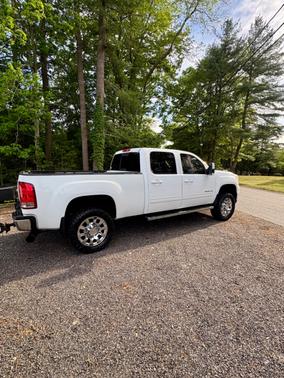White 2011 GMC Sierra 3500 SLT