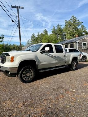 White 2011 GMC Sierra 3500 SLT
