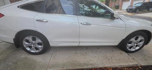 White 2010 Honda Accord Crosstour EX-L