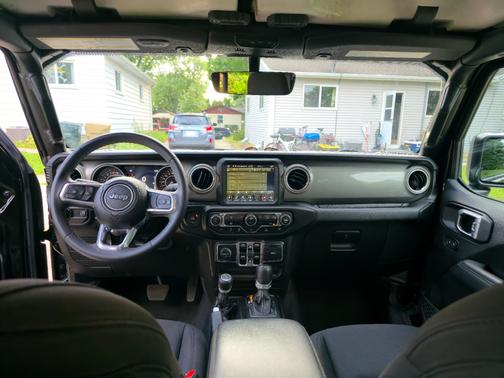 2023 Jeep Gladiator Overland