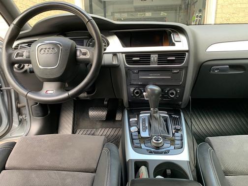 Photo 3 of 12 of 2011 Audi S6 5.2 Prestige