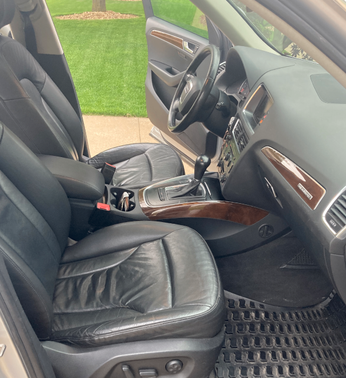 Silver 2009 Audi Q5 3.2 Premium