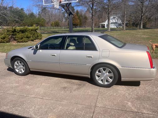 2007 Cadillac DTS Base