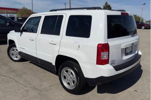 White 2017 Jeep Patriot Sport
