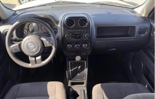 White 2017 Jeep Patriot Sport
