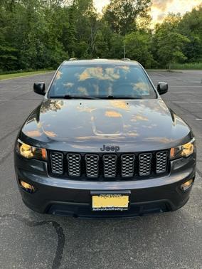 Gray 2020 Jeep Grand Cherokee Altitude