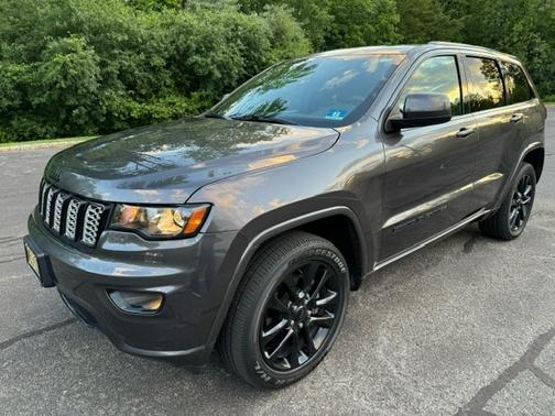 Gray 2020 Jeep Grand Cherokee Altitude