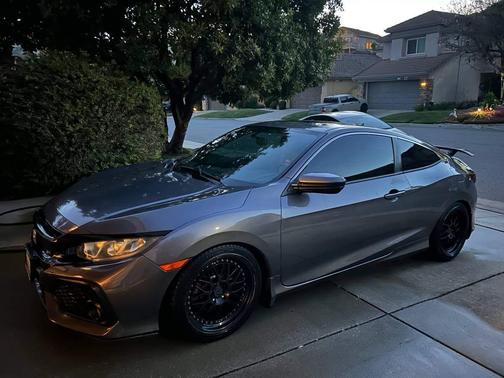 Gray 2017 Honda Civic Si