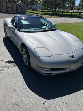 Silver 2000 Chevrolet Corvette Base