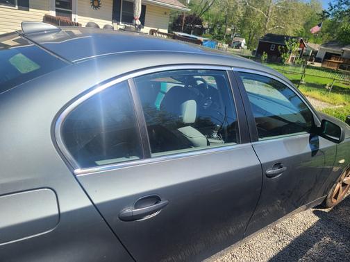 Gray 2007 BMW 530 xi