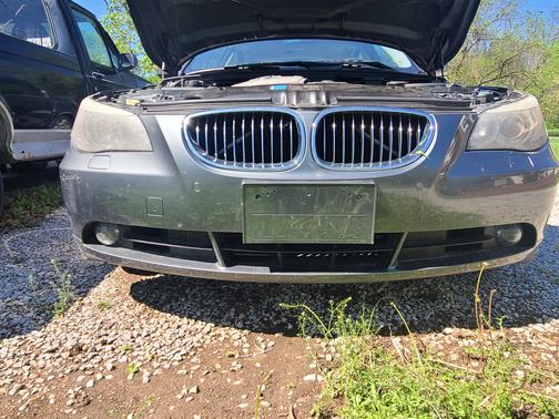 Gray 2007 BMW 530 xi