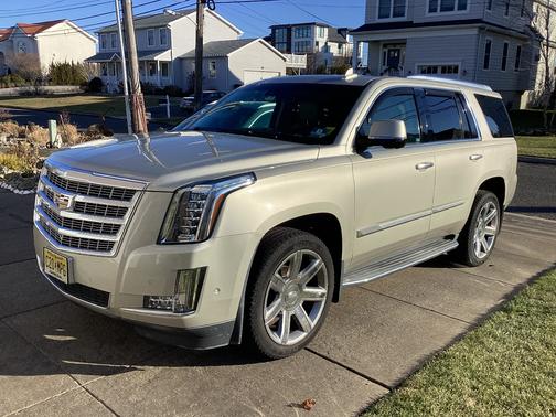 2017 Cadillac Escalade Luxury