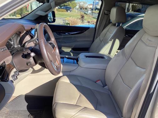 2017 Cadillac Escalade Luxury