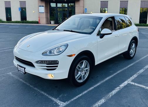 2011 Porsche Cayenne Base