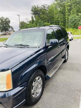 Photo 2 of 8 of 2004 Cadillac Escalade Base